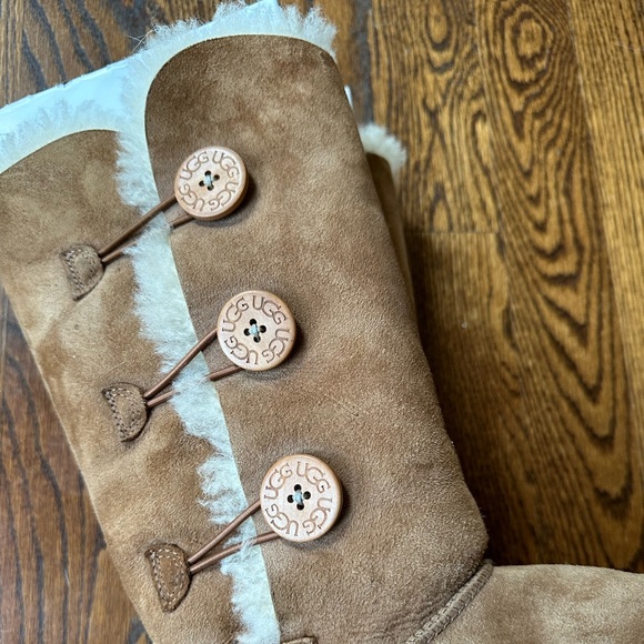 *UGG AUSTRALIA* Bailey Button Triplet Ugg boot sz 9 Excellent Used Condition - Picture 8 of 9